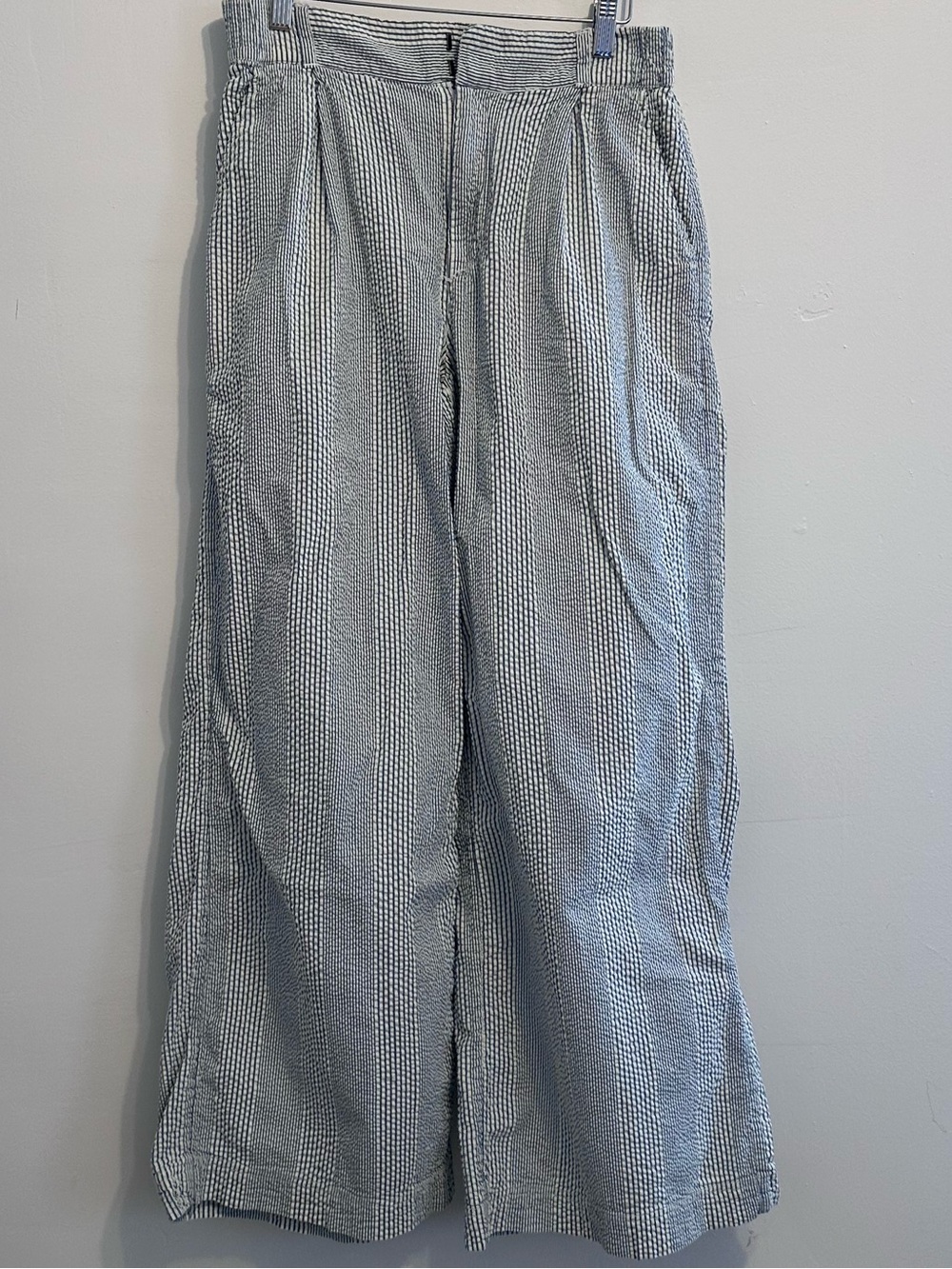 FLAWED Free People Blue/Ecru Cotton Seersucker Lightweight Wide-Leg Pants